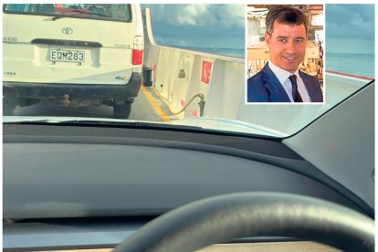 Imagen tomada ayer por Ángel Moretón en el ferry que le iba a llevar a Oakland (Nueva Zelanda).