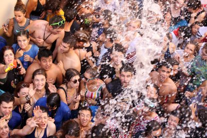 Celebración del ‘Chúndara’ por las calles de Peñafiel durante las fiestas.
