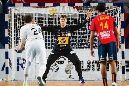 Nico Giráldez con España juvenil.