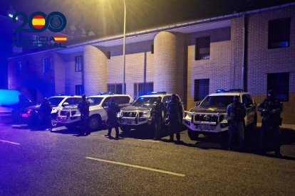 Policía Nacional en el lugar del tiroteo en Ávila