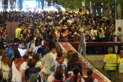 Las peñas consiguen el récord Guiness de la tarta más larga del mundo