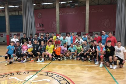 Jugadores del UVa VCV durante la pretemporada en Fuente de la Mora.