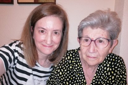 Marisa con su madre María Luisa, que padece la enfermedad de Alzheimer