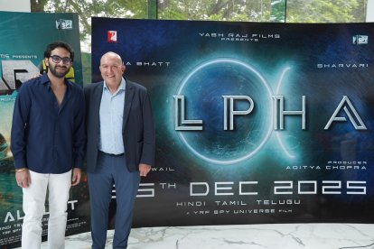 Jesús Julio Carnero con Rishabh Chopra en las oficinas de Yash Raj Films