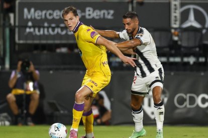 Latasa en una acción de un partido.