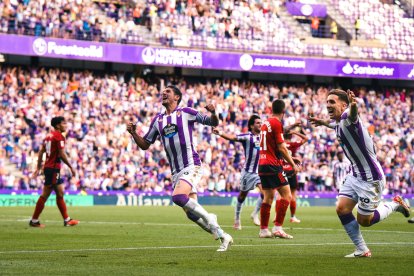 Escudero festeja su gol en el minuto 99, en el 3-2 ante el Mirandés.