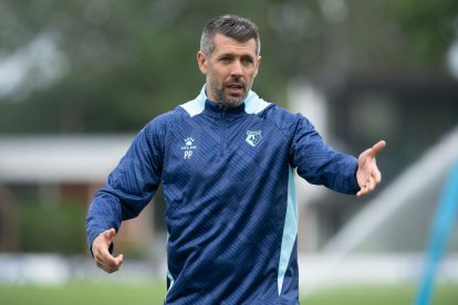 Pezzolano, durante un entrenamiento con el Watford.