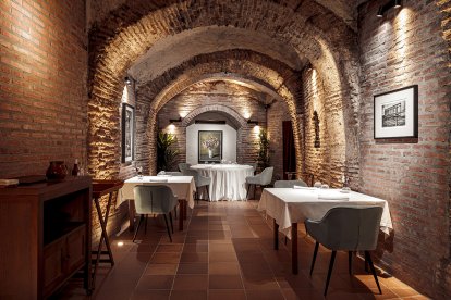 Comedor que ocupa una de las salas de la galería subterránea ubicada  a 20 metros de profundidad.