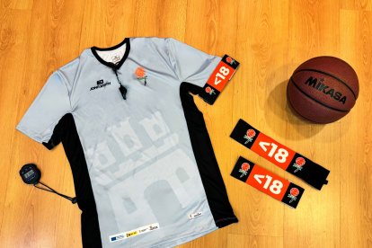 Brazalete para los árbitros menores de edad.