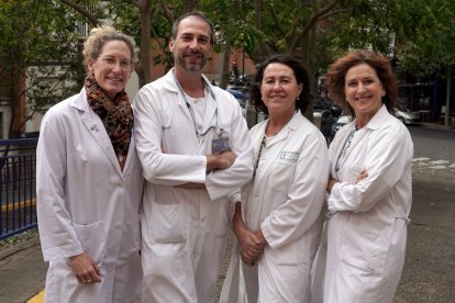 Enfermeros y médicos investigadores del Hospital Clínico Universitario