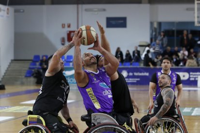 Acción del partido en un intento de tapón.