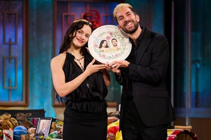 Rosalía con David Broncano en 'La Revuelta'