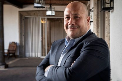 Enrique Alfaro, ex gobernador de Jalisco (Mexico), nuevo ayudante de Guillermo Almada en el Real Valladolid