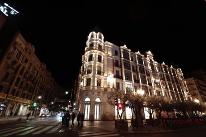 Estreno de la iluminación de la Casa Mantilla