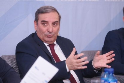 José Luis Sanz Merino, consejero de Movilidad y Transformación Digital, durante una intervención en el club de prensa "Innovación normativa y digitalización: claves para el futuro del transporte en Castilla y León" de El Mundo.