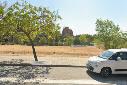 Uno de los solares de la calle Martín Santos Romero en Parquesol.