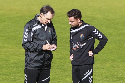 Rubén Albés, a la derecha, junto a Miguel Ángel Portugal.