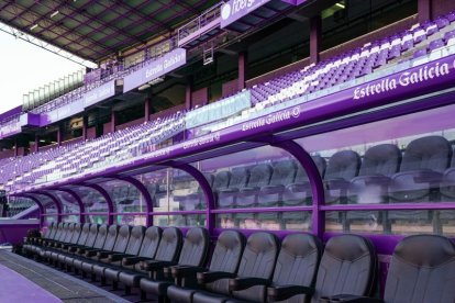 Banquillo vacío del estadio José Zorrilla.