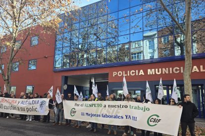 Concentración de policías locales del pasado miércoles ante la Jefatura para exigir un calendario "digno" de descansos.