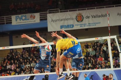 Supercopa de Voleibol en Pisuerga entre Soria y Guaguas.