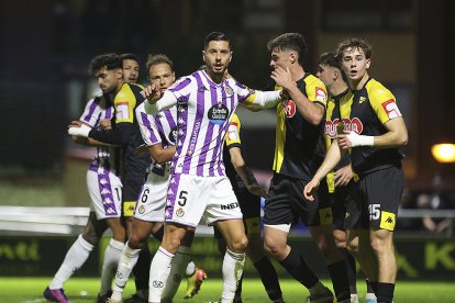 Javi Sánchez (5), en el partido de Copa del Rey ante el Portugalete.