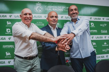 Aragón, entre Higuera (presidente) y Ceria (máximo accionista).