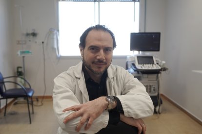 El cardiólogo y coordinador del ICICOR del Hospital Clínico Universitario de Valladolid, Carlos Baladrón