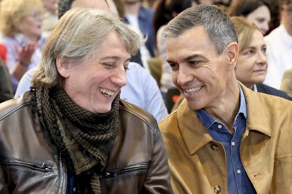 El presidente del Gobierno, Pedro Sánchez, junto al secretario general del PSOECyL y candidato a la Presidencia de la Junta, Carlos Martínez