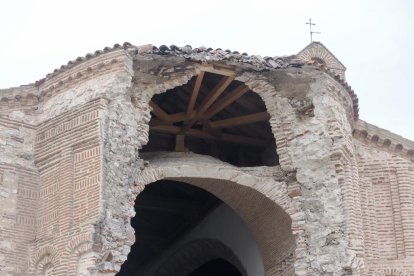 Desplome del ábside de Muriel de Zapardiel (Valladolid)