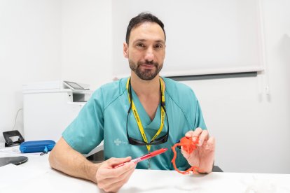 Ignacio Amat-Santos, cardiólogo intervencionista de la Unidad de Hemodinámica del Hospital Clínico Universitario de Valladolid e investigador del Instituto de Ciencias del Corazón (ICICOR)