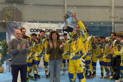 Molina Sport levanta la Copa del Rey en el polideportivo Hockey Canterac Hockey de Valladolid..