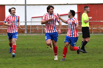 Chatún celebra uno de sus goles esta temporada.