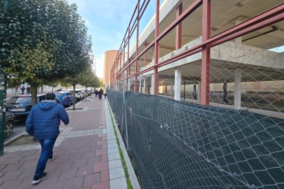Obras paralizadas de la sede de la Seguridad Social en Rondilla, en una imagen reciente.