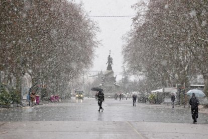 La borrasca Kristin cubre Valladolid capital de nieve