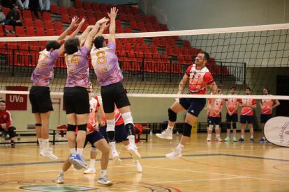 Imagen del UVA VCV ante Jovellanos en Fuente la Mora.