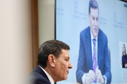 El consejero portavoz, Carlos Fernández Carriedo, comparece en rueda de prensa tras la celebración del Consejo de Gobierno.