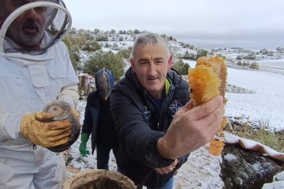 Eduardo Izquierdo es un defensor de la apicultura tradicional.