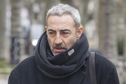 El padre de Sergio Delgado, a su llegada al juicio por la muerte de su hijo