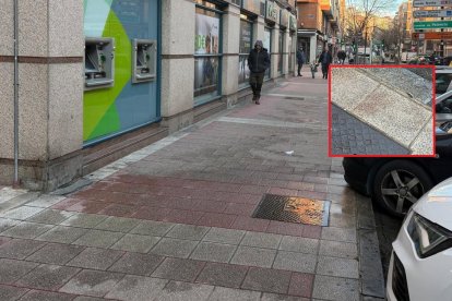 Calle Cardenal Cisneros donde ocurrió el apuñalamiento y las manchas de sangre de la herida