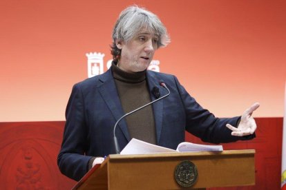 Carlos Martínez, el día de su intervención ante los medios en el Ayuntamiento de Soria motivo del varapalo del a Junta Electoral.