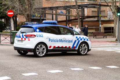 Un coche de la Policia, en Valladolid