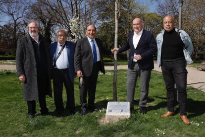 El Ayuntamiento homenajea a Francisco Tenamaxtli con motivo del 475 aniversario de la Controversia de Valladolid