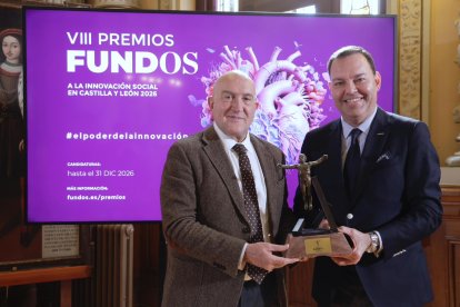 El alcalde, Jesús Julio Carnero, junto al director general de Fundos, José María Viejo