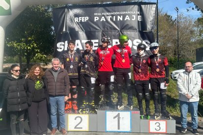 Podium senior del Campeoato de España de patinaje.