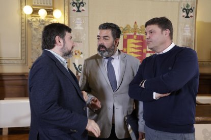 El concejal de Tráfico y Movilidad, Alberto Gutiérrez Alberca, y el gestor del proyecto de Lightsource bp España, Ignacio Santiago en la presentación de las obras de las plantas solares