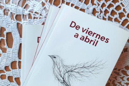 Poemario 'De viernes a abril' del periodista riosecano Raúl Portero
