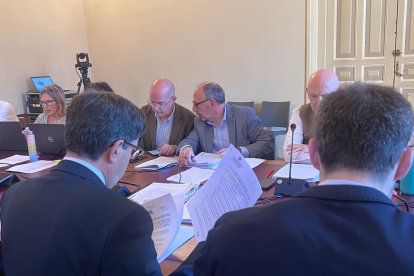 PP y Vox bloquean el estudio del polémico contrato del Ayuntamiento para patrocinar carreras Herbalife.