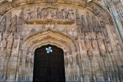 Detalle de la portada de la Iglesia de San Pablo, punto de inicio de la Ruta del Hereje en Valladolid