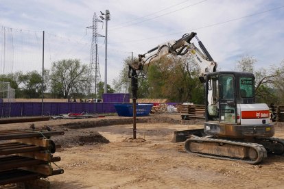 Movimiento de tierras para construir el edificio de los Anexos.