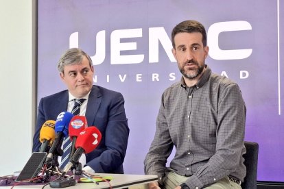 Lorenzo Alonso y David Barrio en la rueda de prensa de balance en la UEMC.
